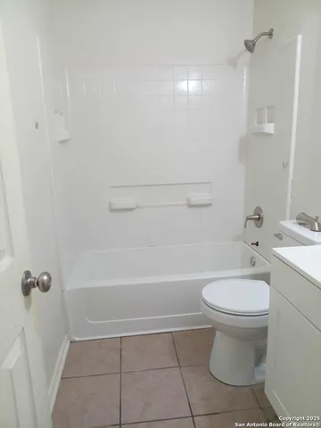 $2,100 | 14000 Massena Park, Live Oak, TX 78233