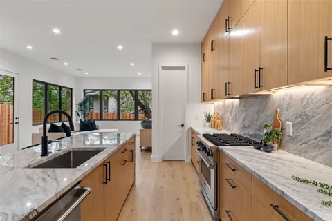 $1,150,000 | 2611 Oak Crest Avenue, Unit A, Austin, TX 78704