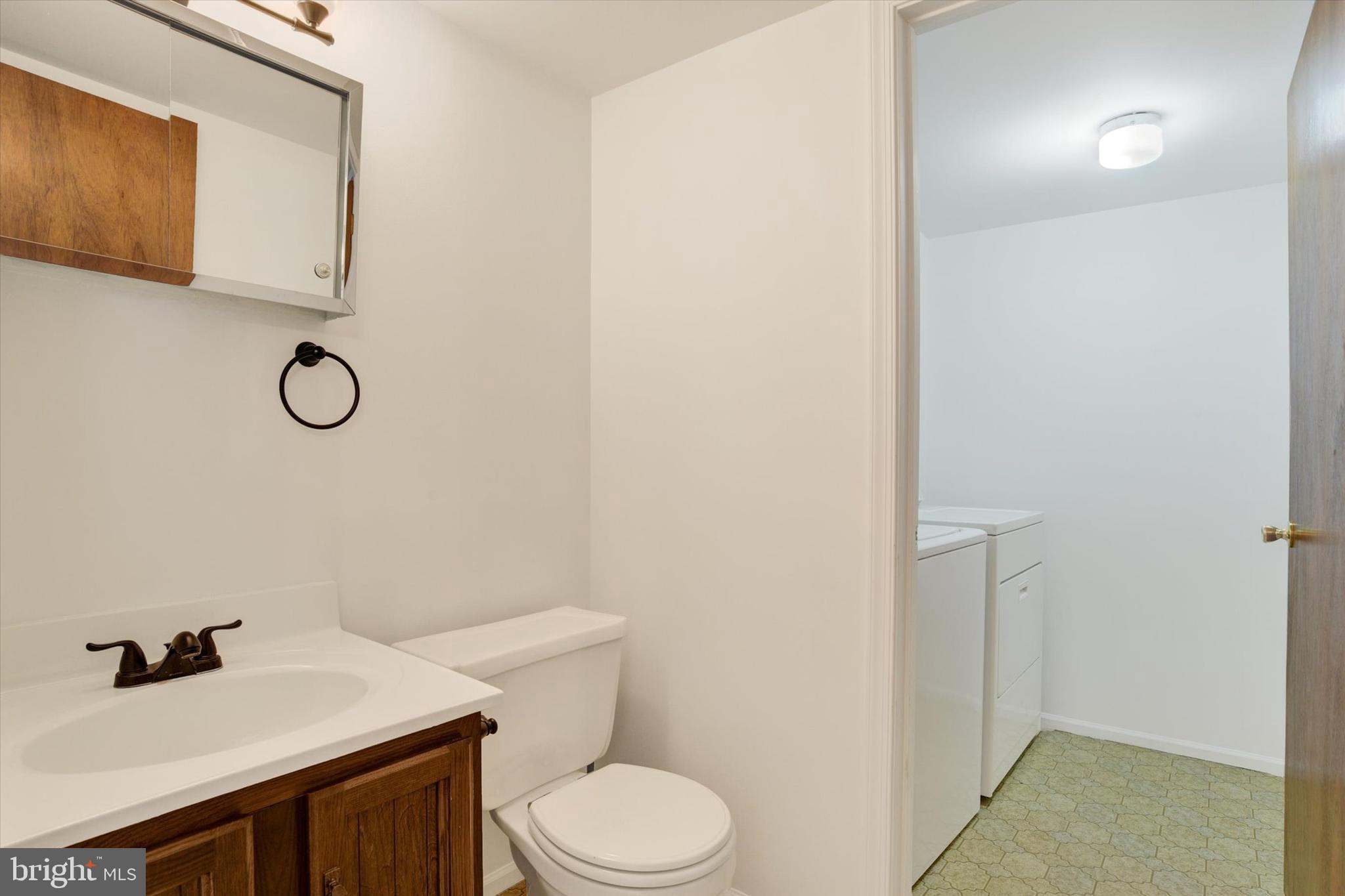 5422 Pond Road Harrisburg, PA 17111 - Photo 12 of 28