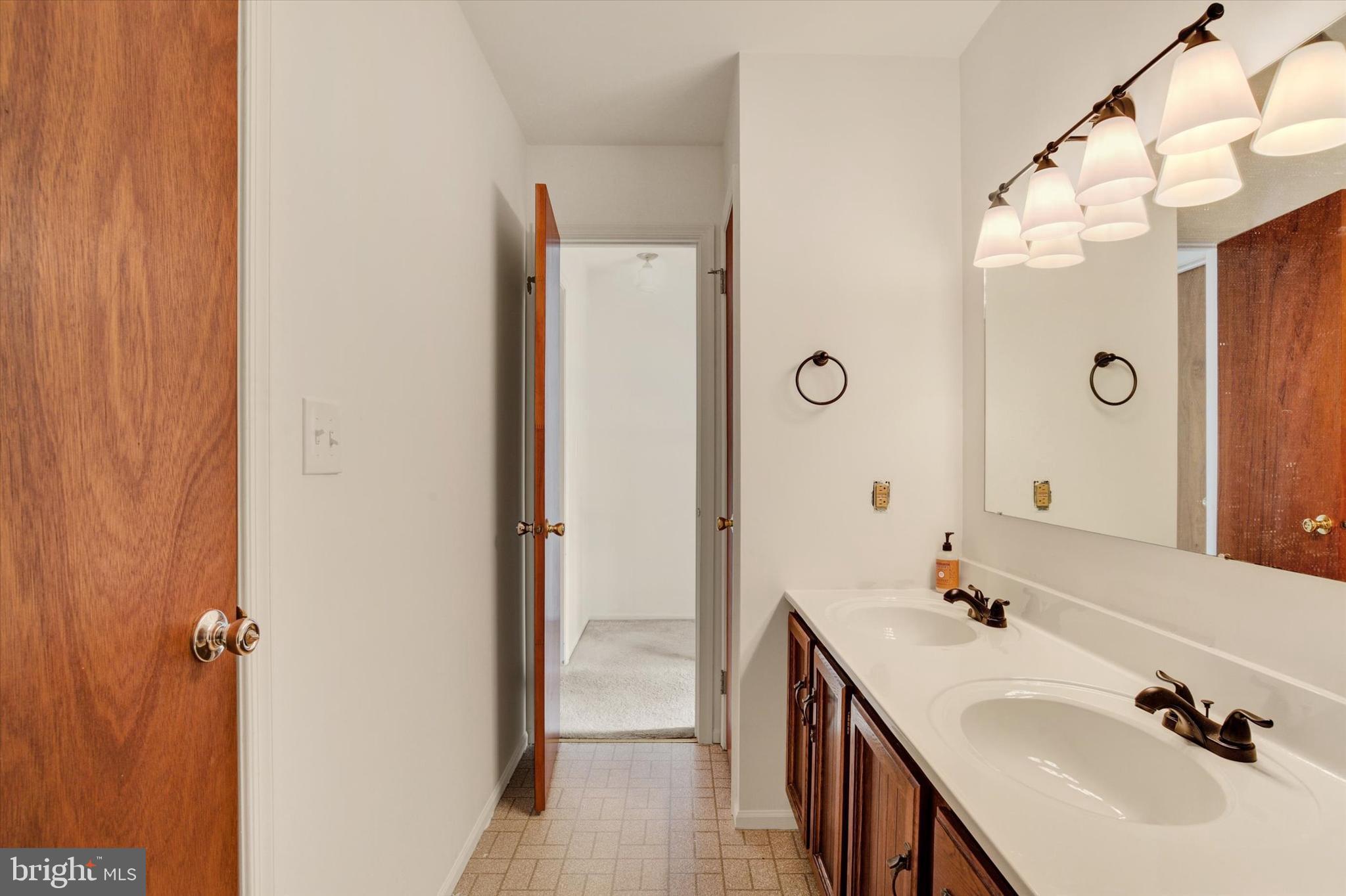 5422 Pond Road Harrisburg, PA 17111 - Photo 19 of 28