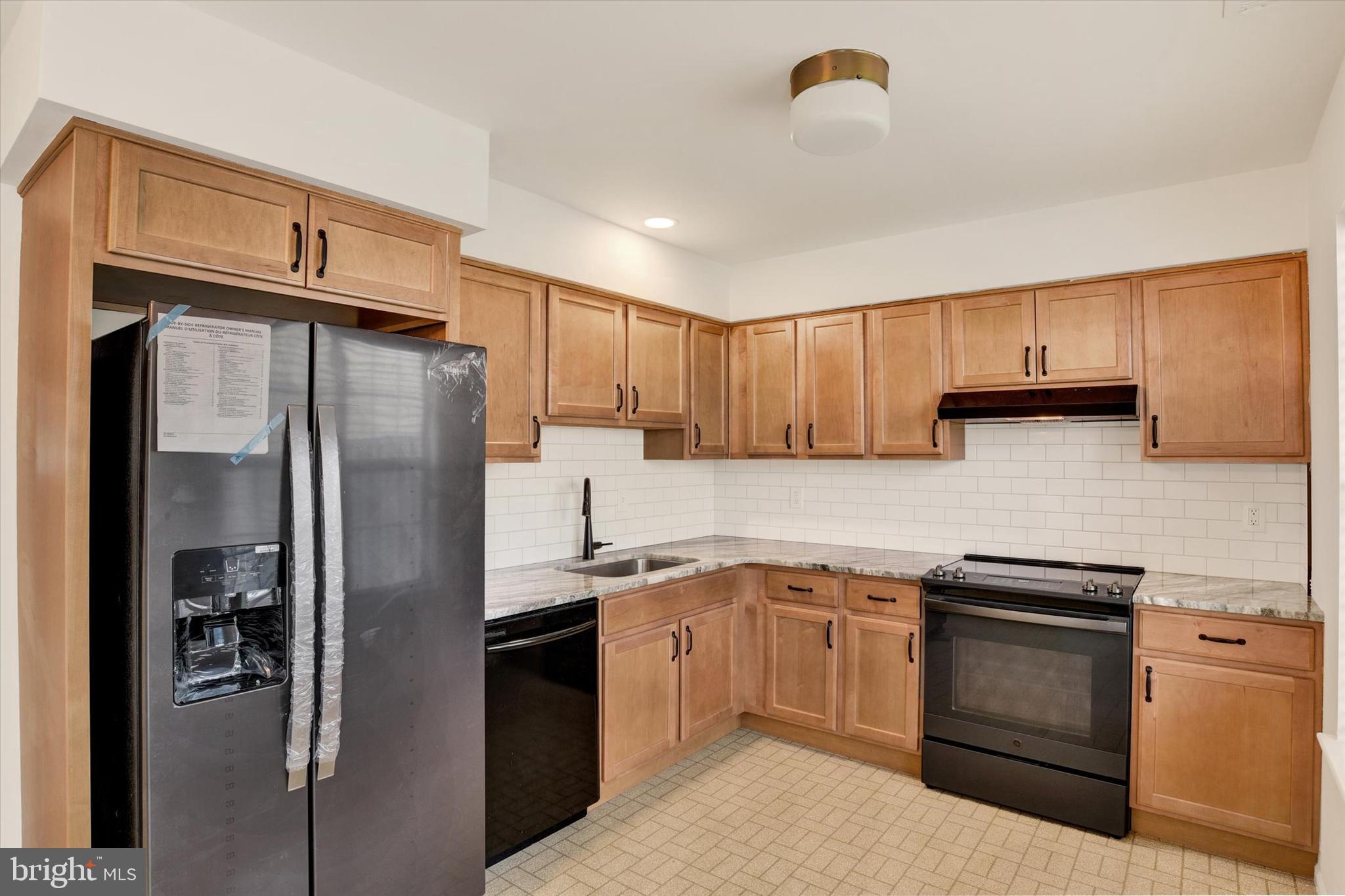 5422 Pond Road Harrisburg, PA 17111 - Photo 8 of 28