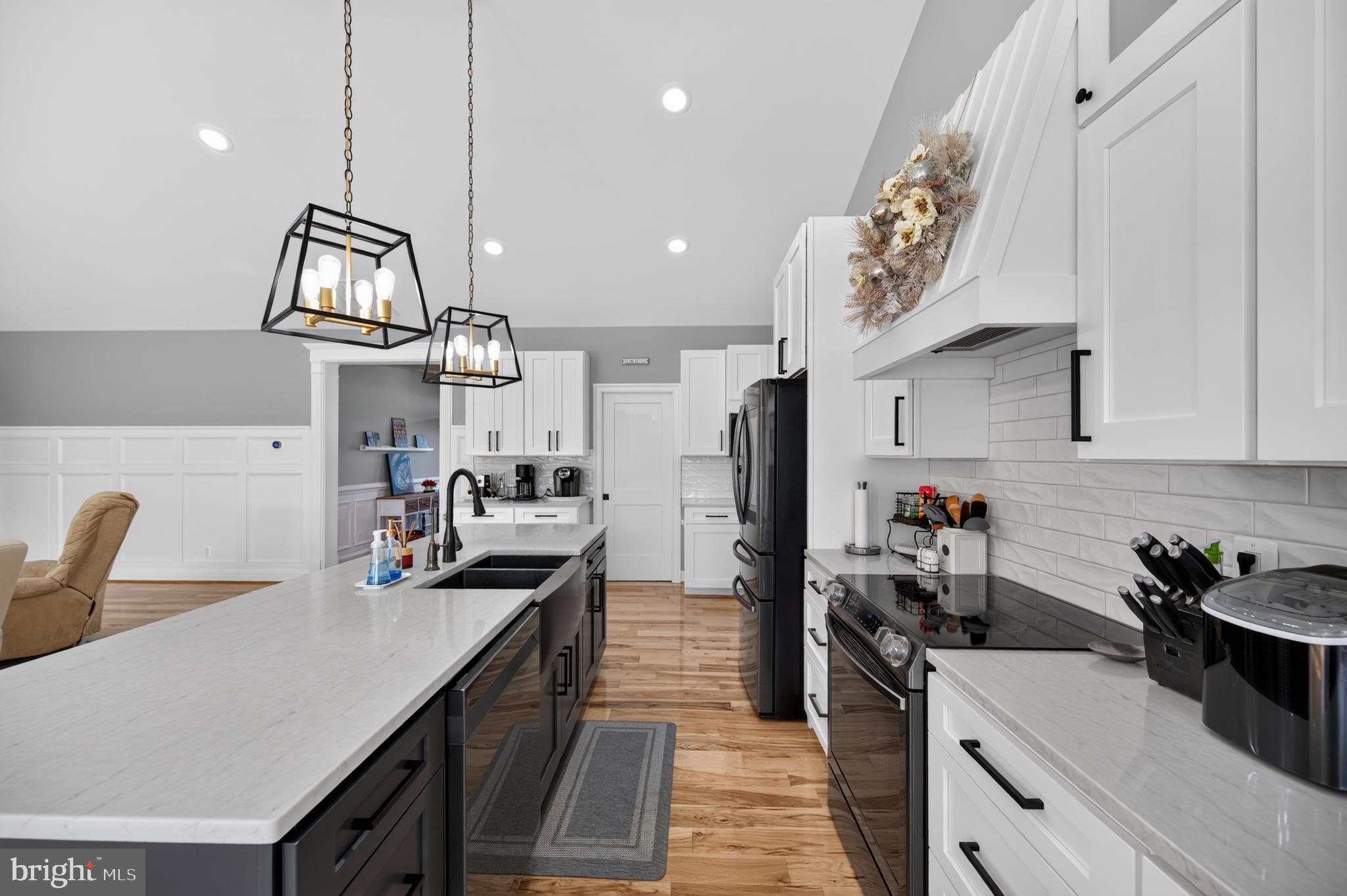 80 Bowling View Road Front Royal, VA 22630 - Photo 45 of 103 Kitchen -black stainless-steel appliances