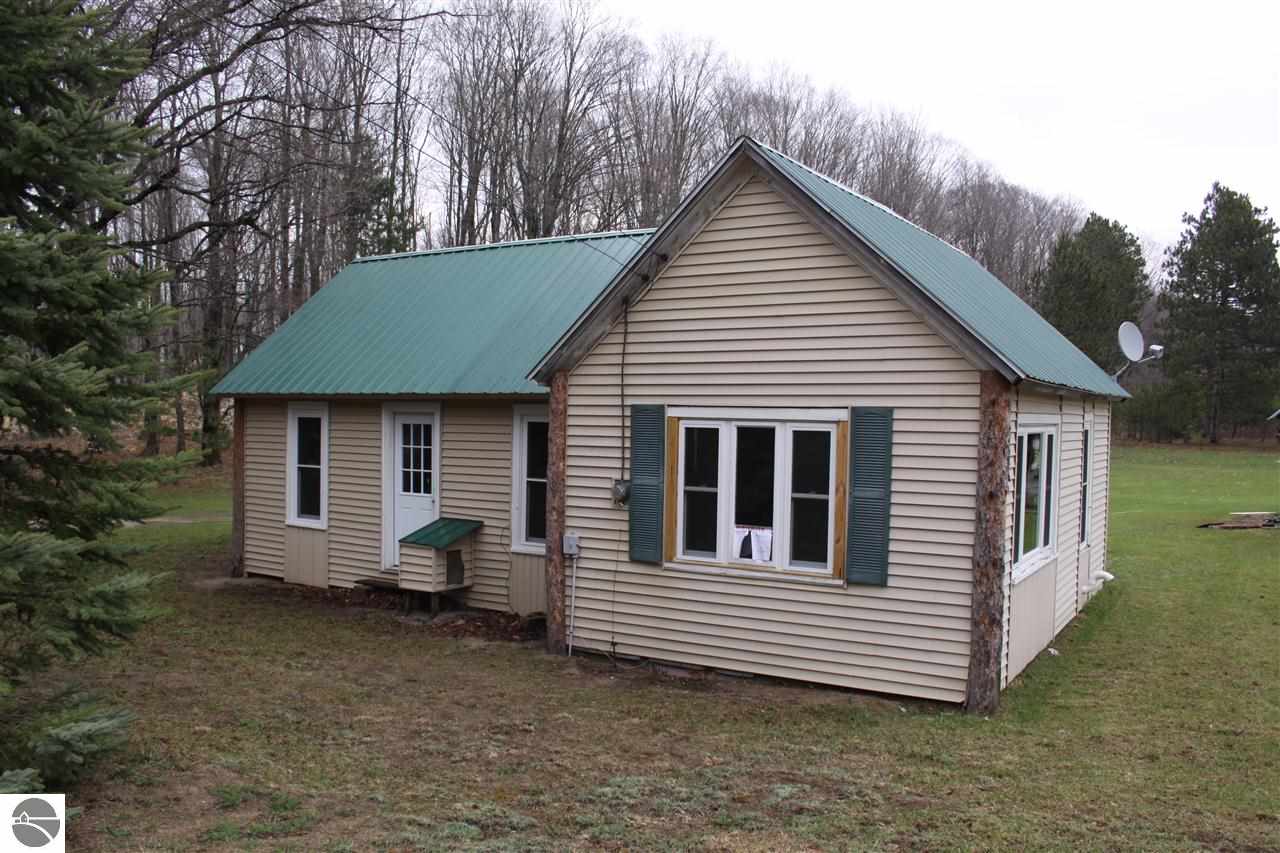 4496 North 25 Road Mesick, MI 49668 - Photo 2 of 19 1786245-1.JPG