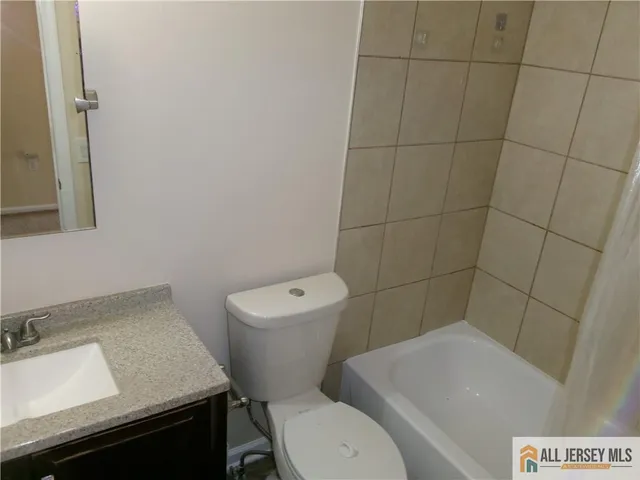 $2,800 | 153 Susan Court, Kendall Park, NJ 08824