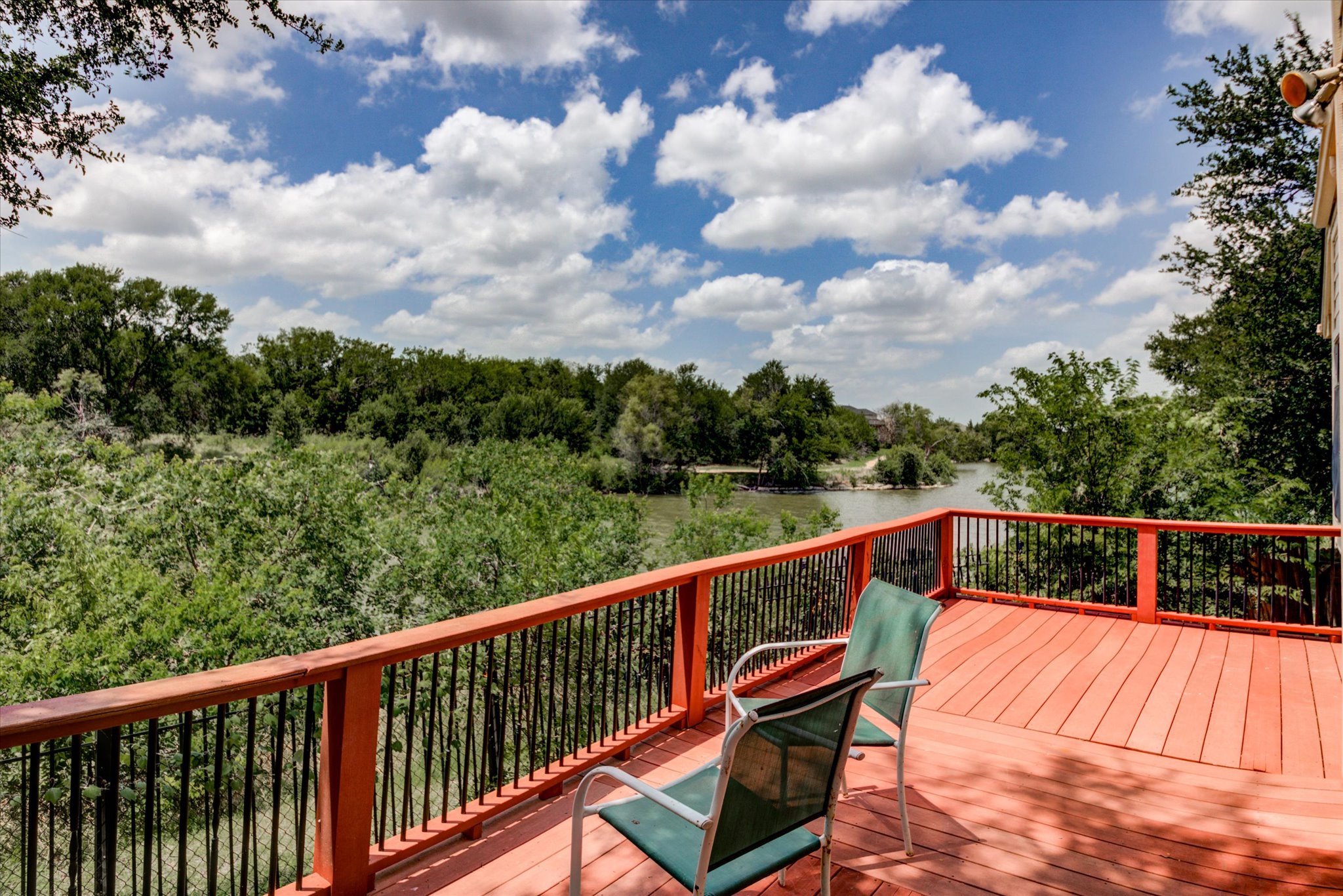 6301 Thirlmare Court Austin, TX 78754 - Photo 35 of 40 Breakfast by the pond. Its only 1 of 7 waterfront homes in this community.