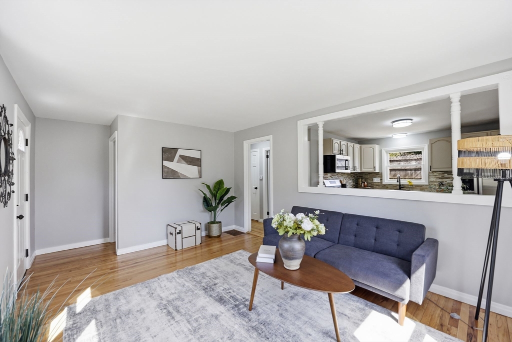 118 Surrey Road Springfield, MA 01118 - Photo 4 of 31