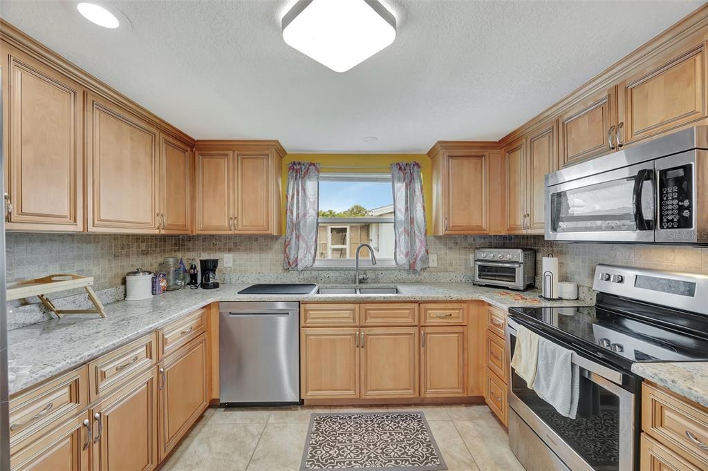 7314 Parrot Drive Port Richey, FL 34668 - Photo 7 of 32 Gallery Image 7