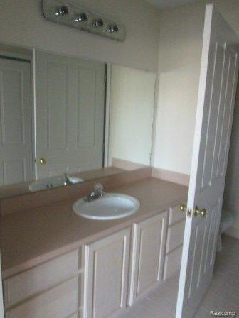 20078 Rodeo Court, Unit 9 Southfield, MI 48075 - Photo 18 of 22 18-Master Bathroom.JPG