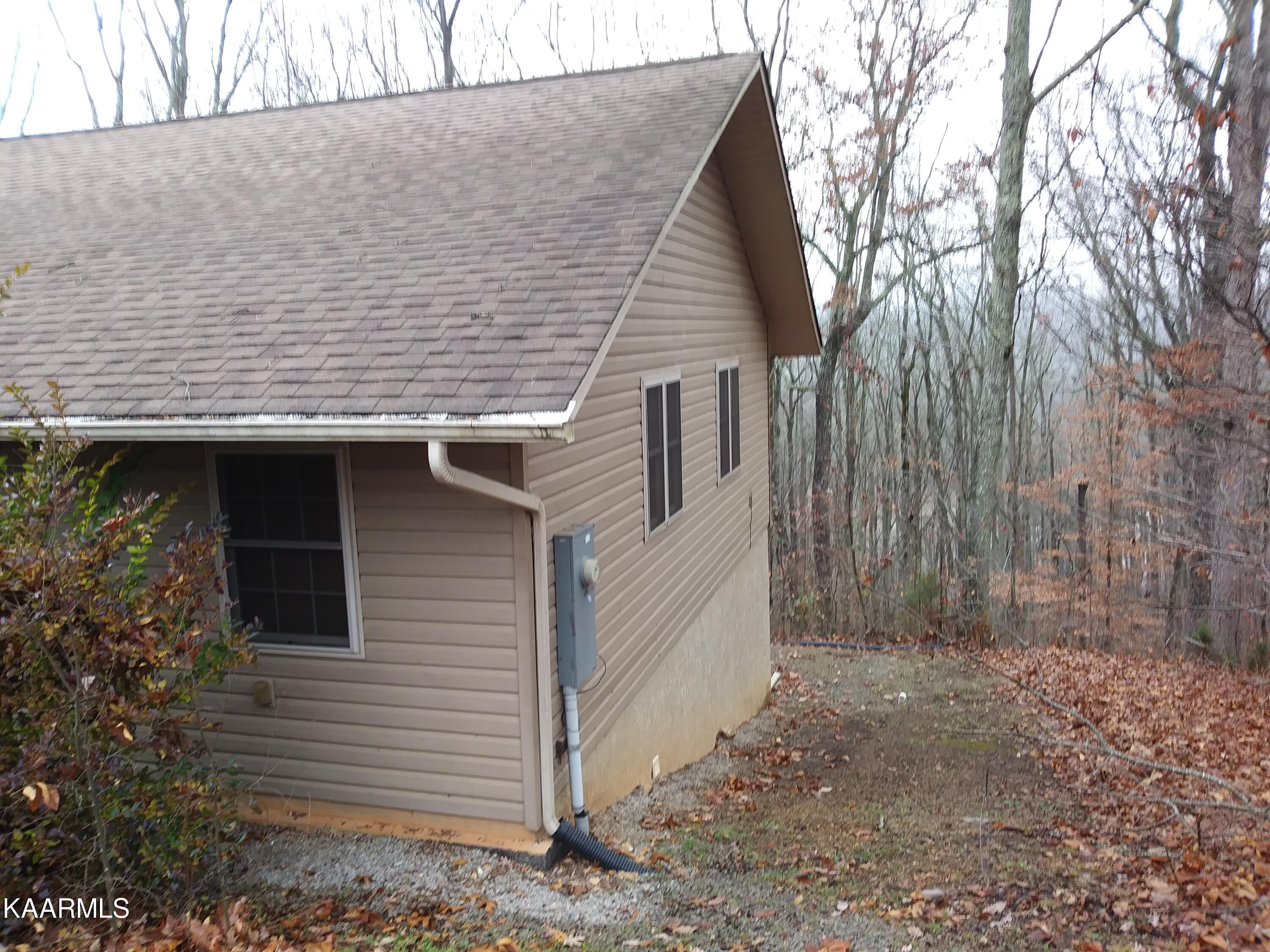 338 Lakewood Village Road Spring City, TN 37381 - Photo 2 of 16 20211217_160226