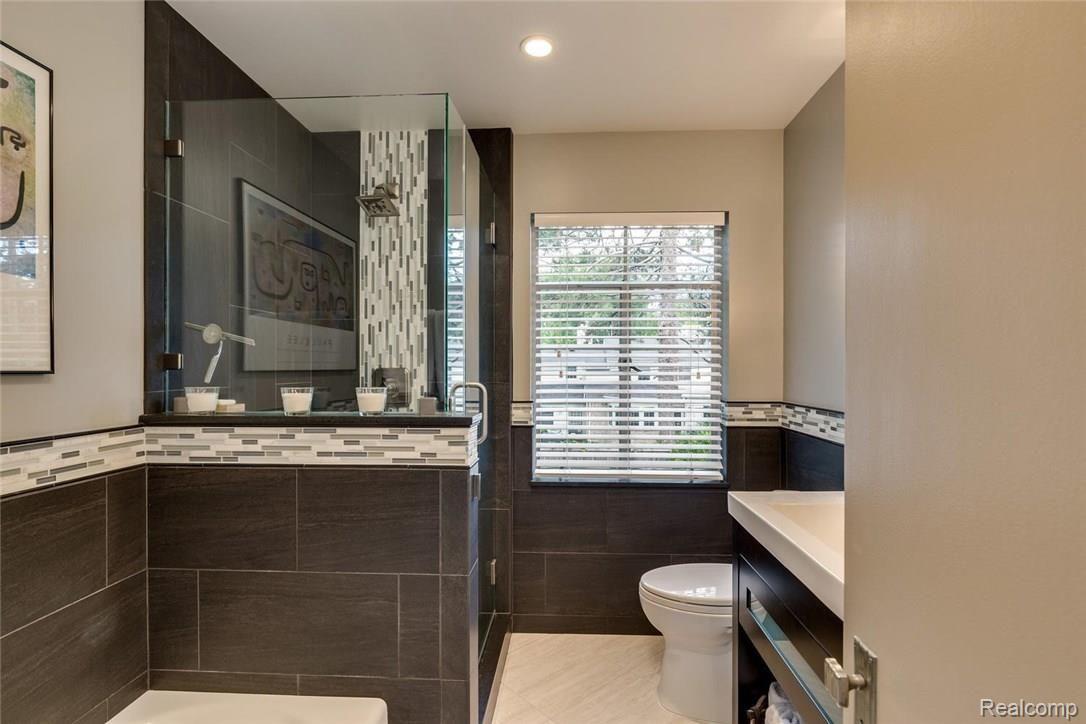 70 Cambridge Road Grosse Pointe, MI 48236 - Photo 18 of 29 70 Cambridge Grosse Pointe-large-014-14-70 Cambridge014FULL-1500x1000-72dpi.jpg