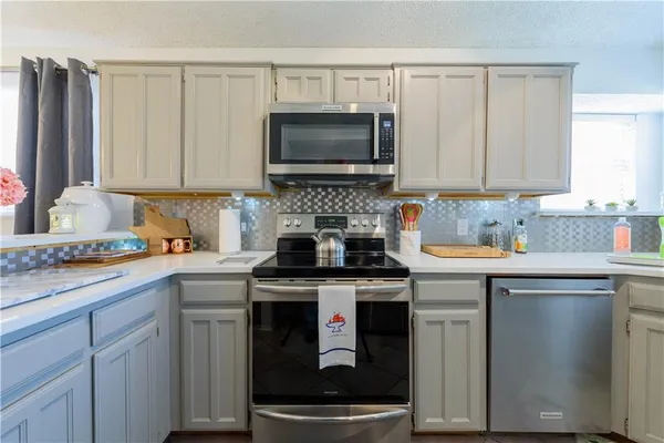 $499,000 | 7825 Cardinal Court, North Richland Hills, TX 76180