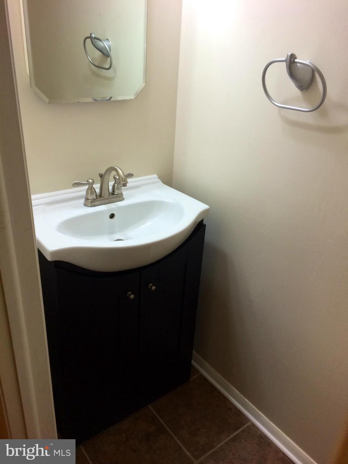 8798 Newington Commons Road Lorton, VA 22079 - Photo 6 of 15 Bath