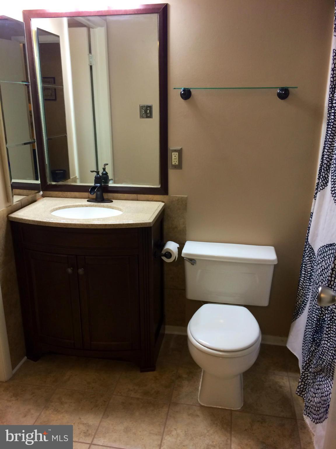 8798 Newington Commons Road Lorton, VA 22079 - Photo 10 of 15 Bath
