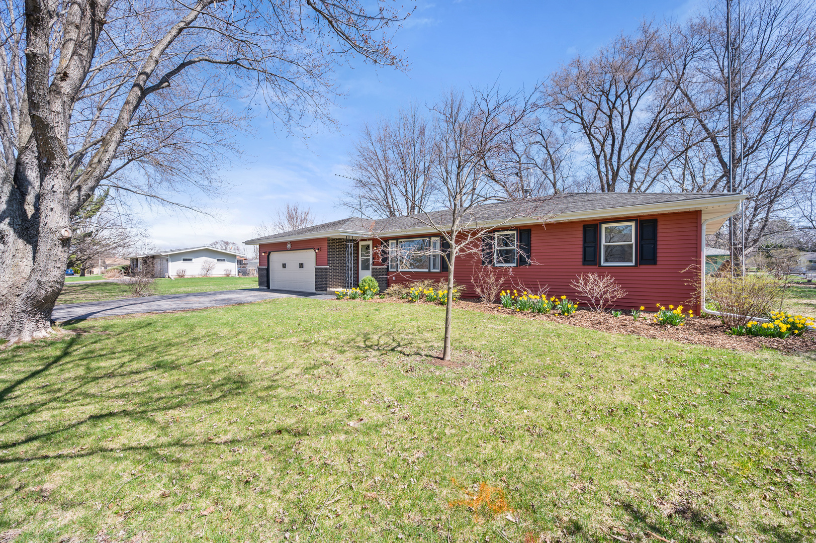 1974 Rivers Drive Sycamore, IL 60178 - Photo 2 of 28 Gallery Image 2
