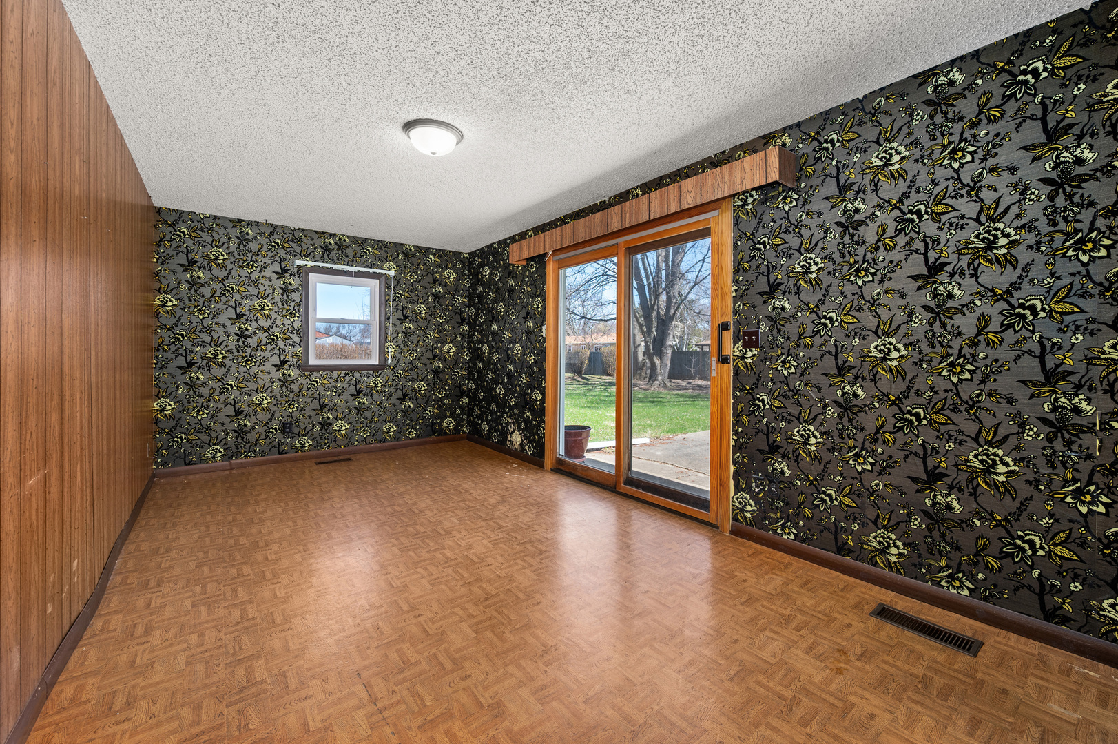 1974 Rivers Drive Sycamore, IL 60178 - Photo 6 of 28 Gallery Image 6
