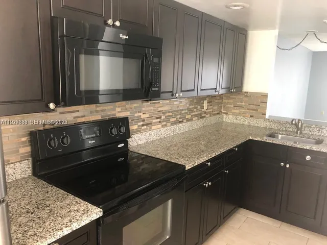 $3,600 | 7795 Grande Street, Sunrise, FL 33351