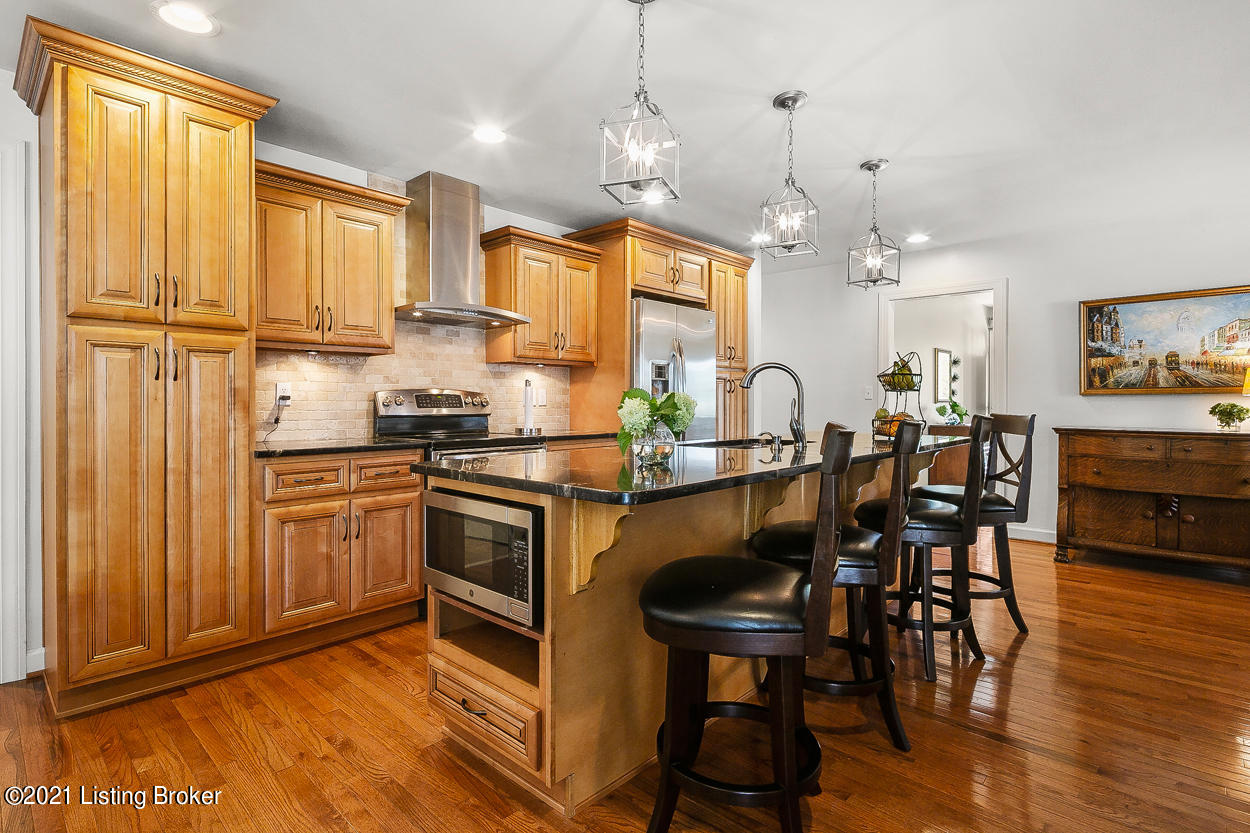 7203 Woolrich Road Louisville, KY 40222 - Photo 15 of 49 A Cooks Dream Kitchen!