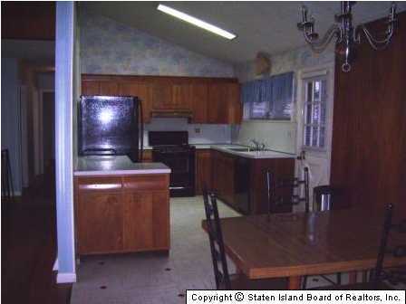 180 Longview Road Staten Island, NY 10304 - Photo 5 of 7 Additional Photo