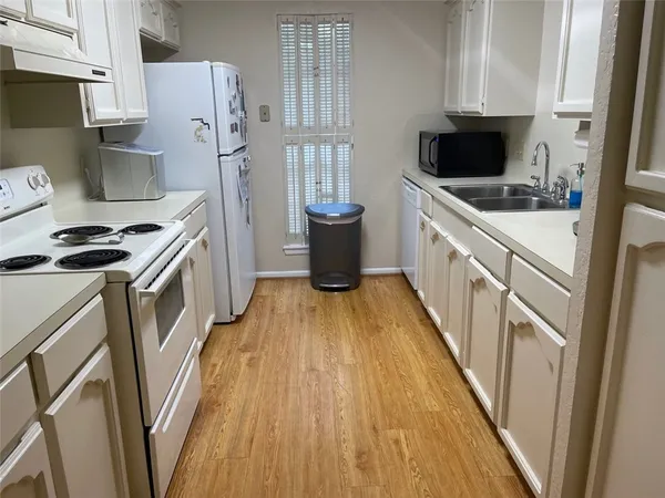 $1,400 | 13656 Teague Lane, Unit 41, Corpus Christi, TX 78410