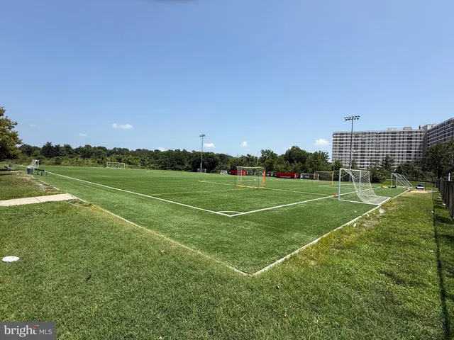 a view of a tennis court