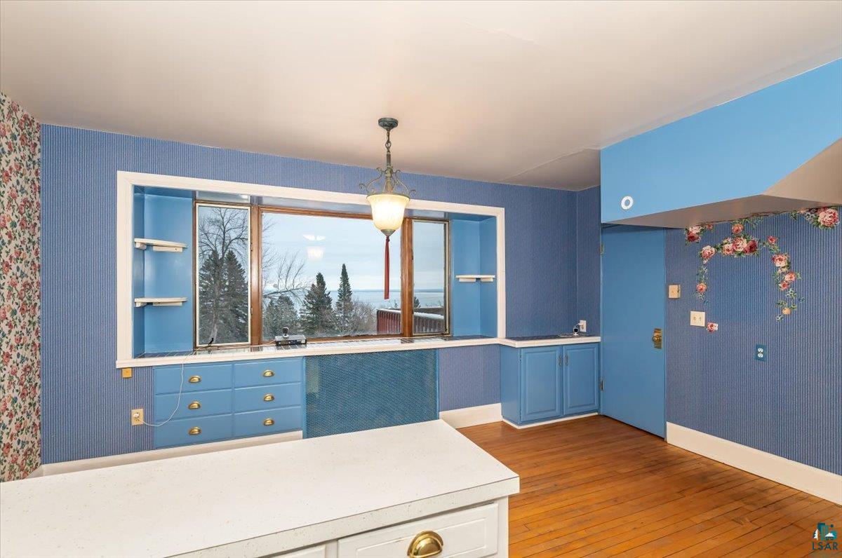 2510 East Superior Street Duluth, MN 55812 - Photo 16 of 34 2nd Floor Kitchen
