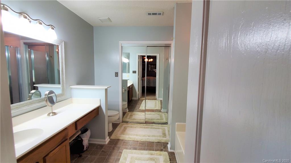 8270 Hunley Ridge Road Matthews, NC 28104 - Photo 15 of 36 Gallery Image 15