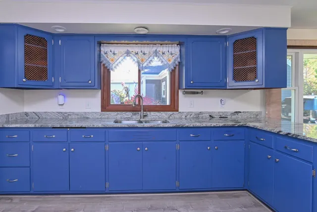 $230,000 | 905 South Irwin Avenue, Green Bay, WI 54301