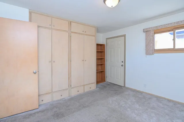 $230,000 | 905 South Irwin Avenue, Green Bay, WI 54301