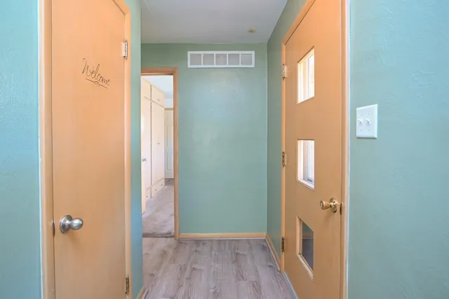 $230,000 | 905 South Irwin Avenue, Green Bay, WI 54301