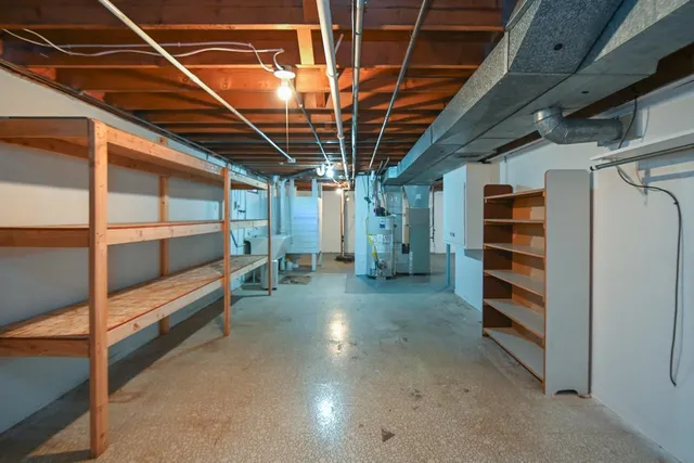 $230,000 | 905 South Irwin Avenue, Green Bay, WI 54301