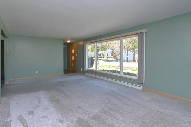 $230,000 | 905 South Irwin Avenue, Green Bay, WI 54301