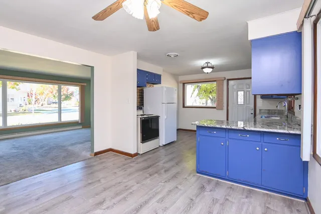 $230,000 | 905 South Irwin Avenue, Green Bay, WI 54301