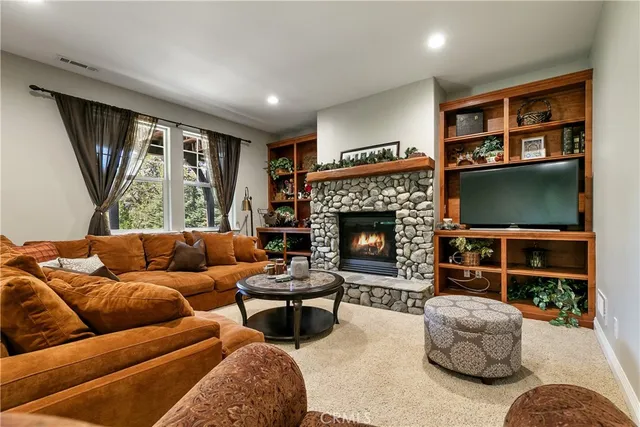 $938,000 | 28449 Fresh Spring Lane, Lake Arrowhead, CA 92352