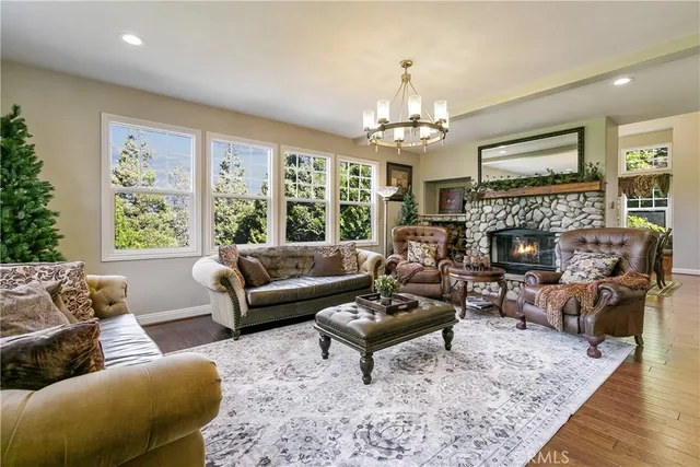 $938,000 | 28449 Fresh Spring Lane, Lake Arrowhead, CA 92352
