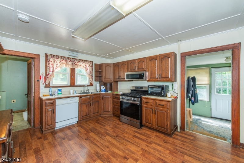 1570 Rt 565 Sussex, NJ 07461 - Photo 14 of 22