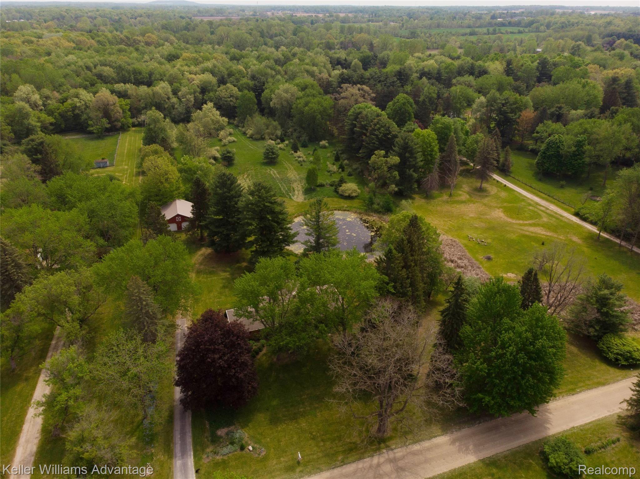 8134 Earhart Road South Lyon, MI 48178 - Photo 15 of 43 DJI_0975.jpg