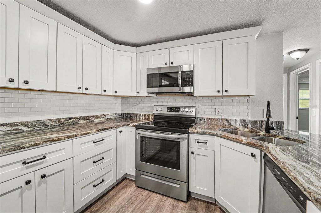 10810 Queens Road Port Richey, FL 34668 - Photo 5 of 15