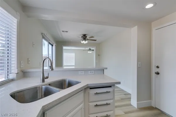 $2,125 | 986 Painted Pony Drive, Henderson, NV 89014