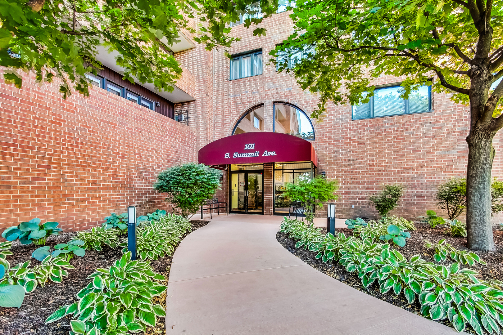 101 Summit Avenue, Unit 509 Park Ridge, IL 60068 - Photo 2 of 19 Gallery Image 2