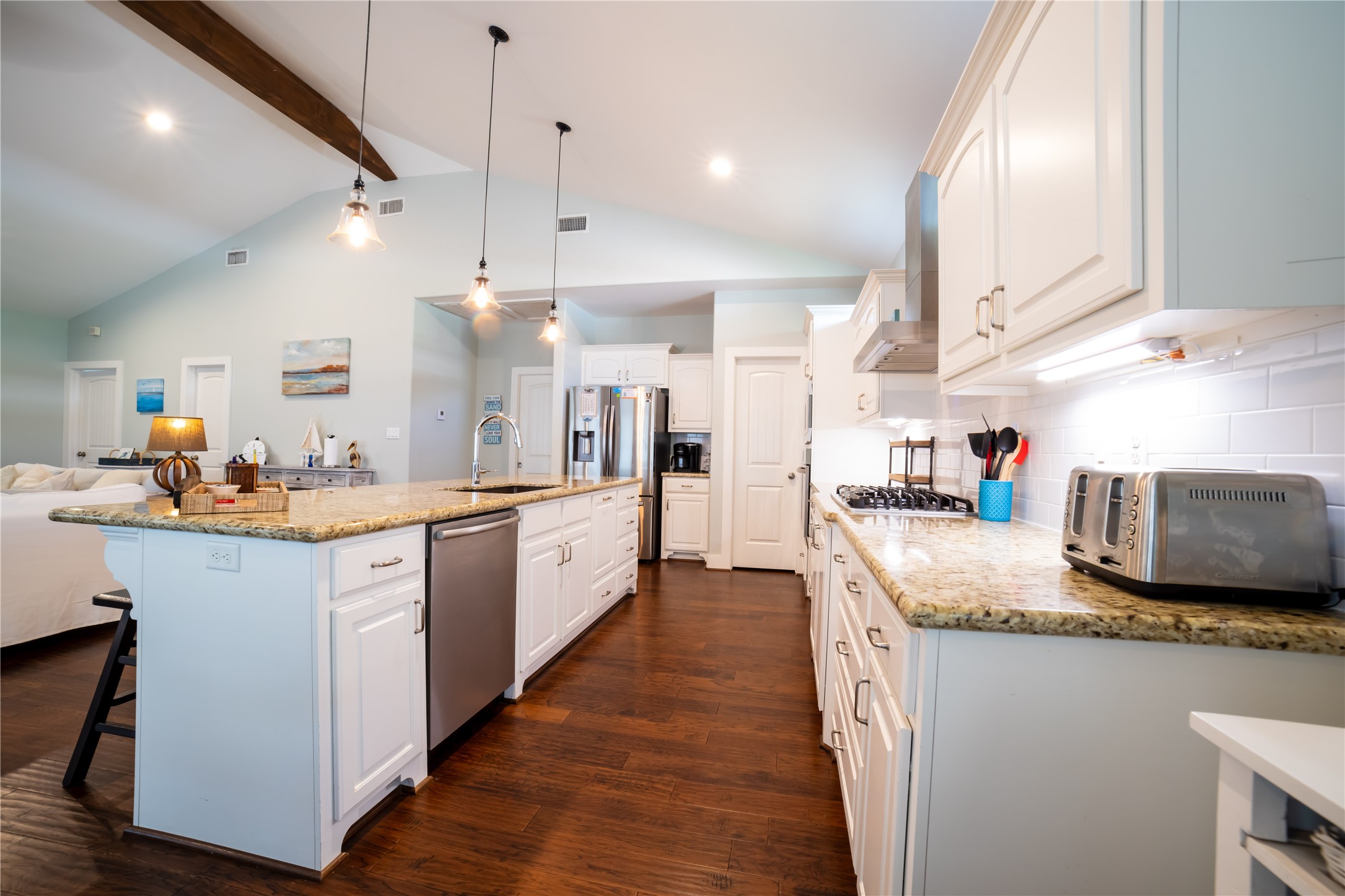 449 Atkinson Street Crystal Beach, TX 77650 - Photo 3 of 23 Gallery Image 3