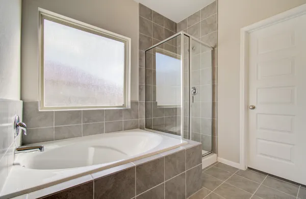 $2,550 | 8411 Beacon Bay Circle, Baytown, TX 77523