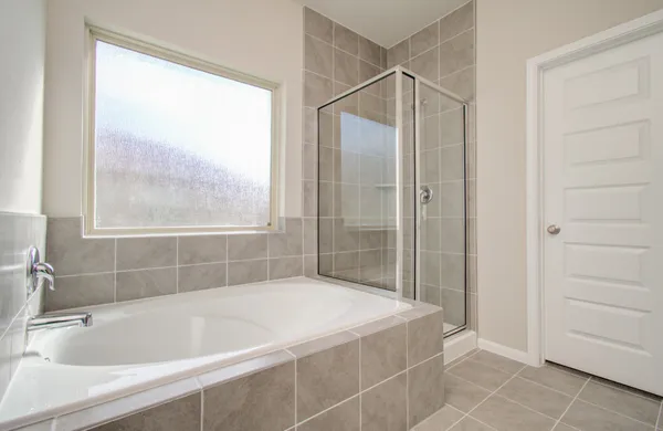 $2,550 | 8411 Beacon Bay Circle, Baytown, TX 77523