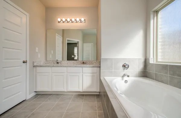 $2,550 | 8411 Beacon Bay Circle, Baytown, TX 77523