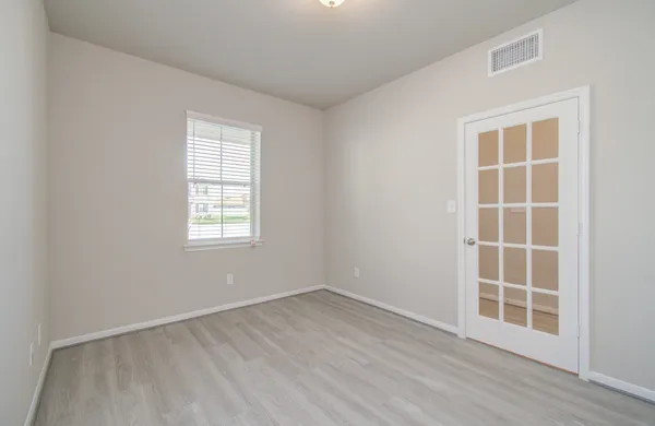 $2,550 | 8411 Beacon Bay Circle, Baytown, TX 77523