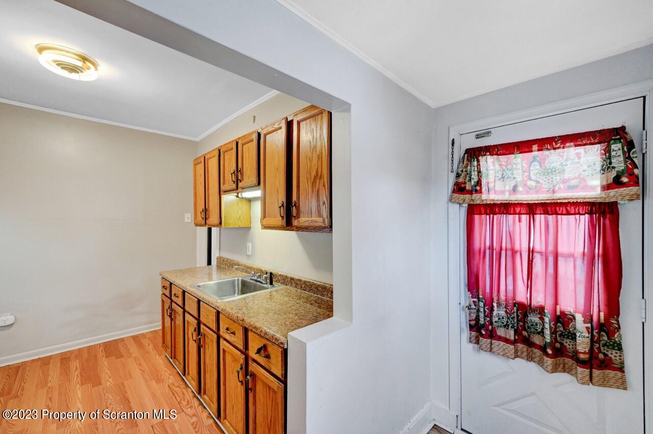 538 Wheeler Avenue Scranton, PA 18510 - Photo 44 of 65 a very nice looking room with a large window