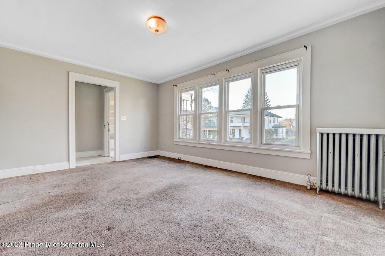 538 Wheeler Avenue Scranton, PA 18510 - Photo 5 of 65 an empty room with windows