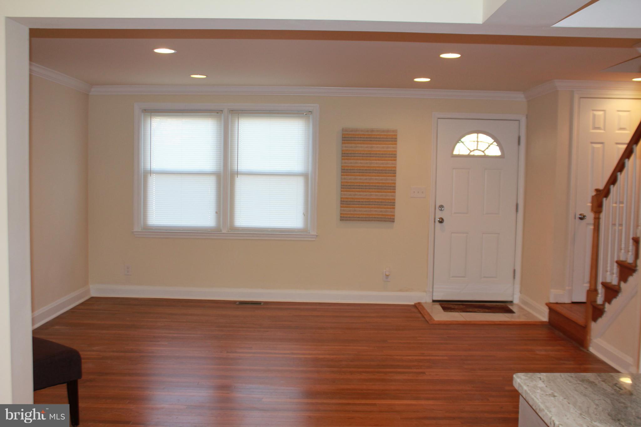 5509 Leith Road Baltimore, MD 21239 - Photo 3 of 29 Living Room