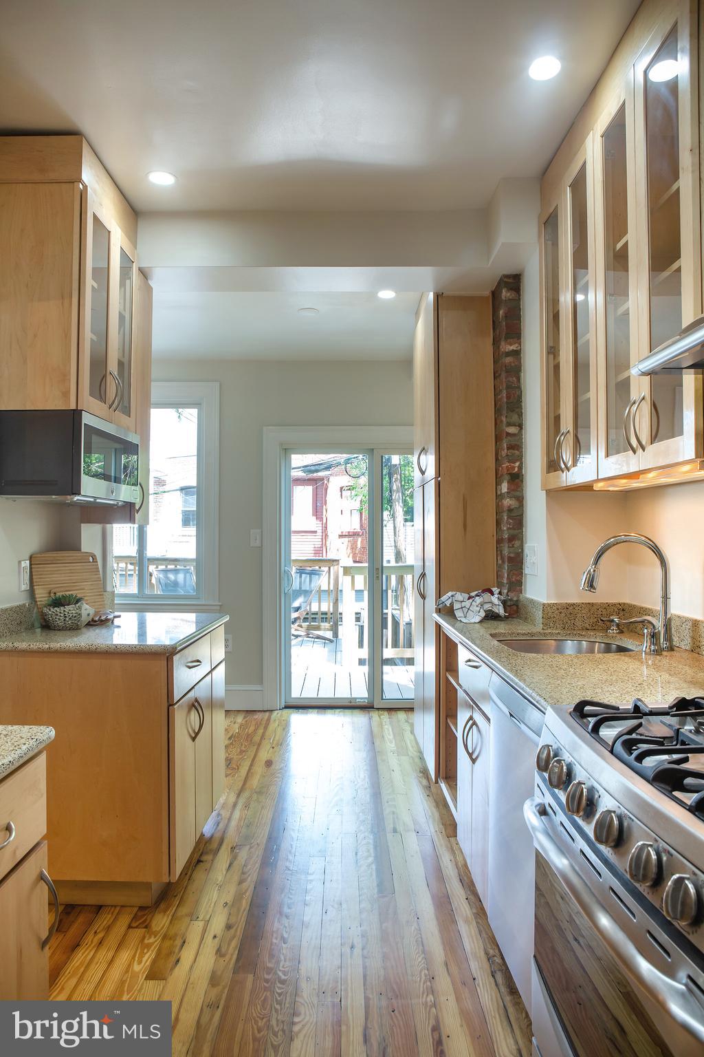 636 Lexington Place Northeast Washington, DC 20002 - Photo 18 of 52