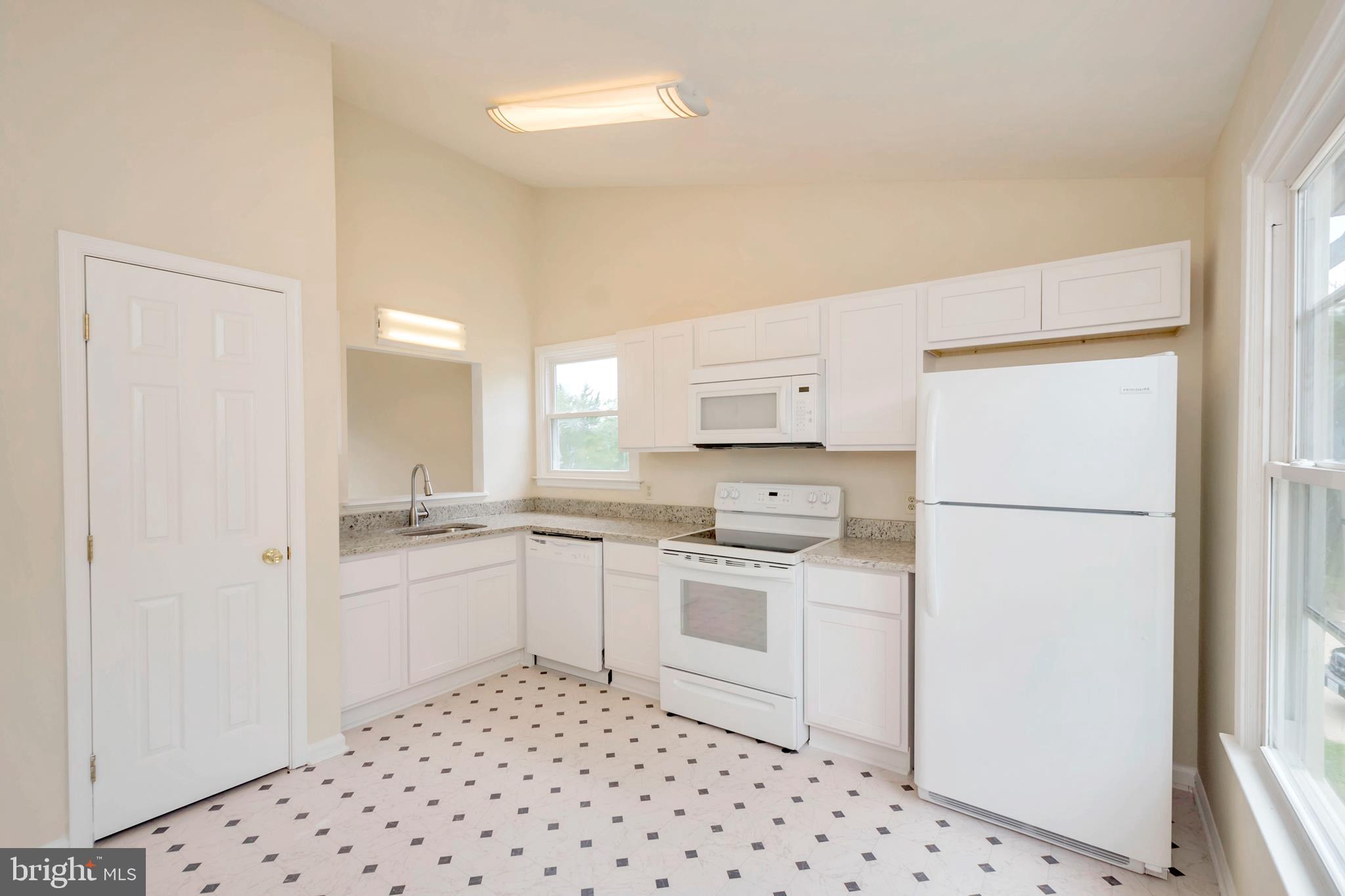 10635 Leavells Road Fredericksburg, VA 22407 - Photo 11 of 30