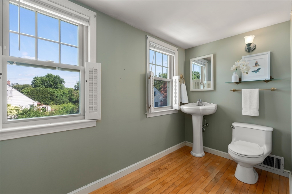 19 Jefferson Road Northborough, MA 01532 - Photo 14 of 32